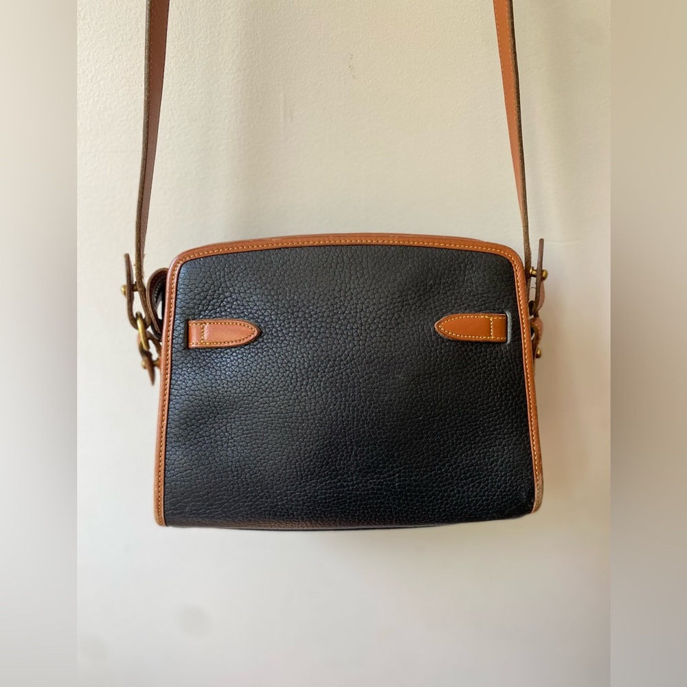 Vintage Black Dooney and Bourke Black with Tan Trim Zip Top Buckle Shoulder‎ Bag - Picture 8 of 11